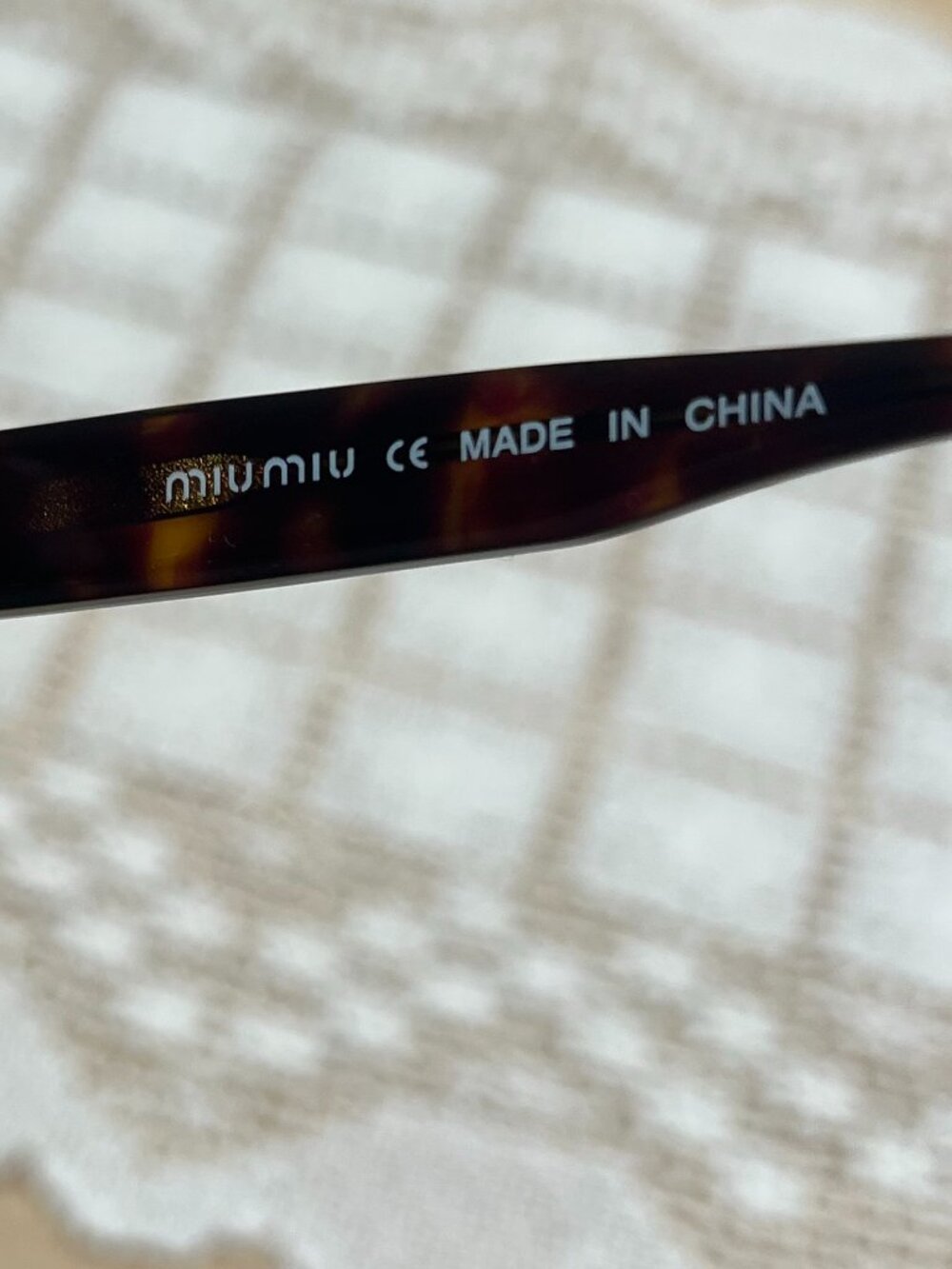 Authentic Vintage Miu Miu Tortoise Rectangle Sunglasses from early 2000s - Picture 4 of 7